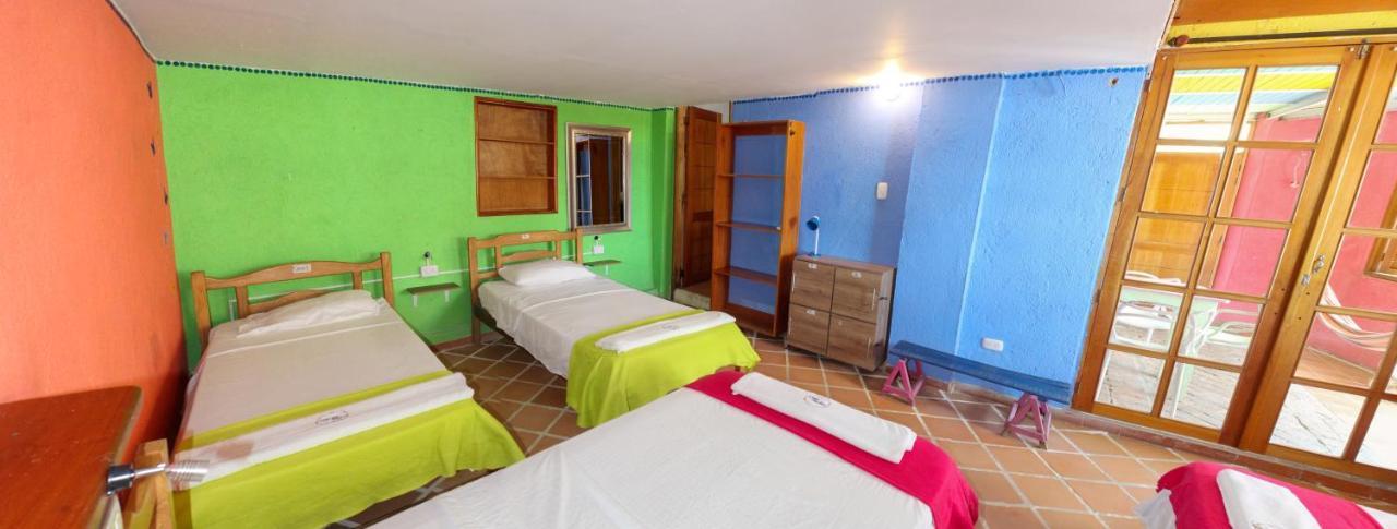 Tayrona Colors Hostel Taganga Buitenkant foto